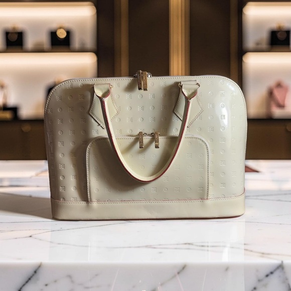 Arcadia Handbags - Arcadia Cream Handbag